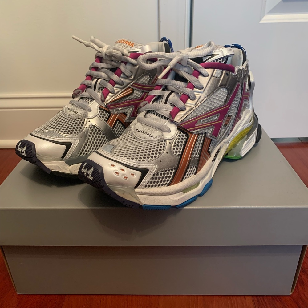 Balenciaga women’s runner sneaker grey/multi color, New condition, Size 41